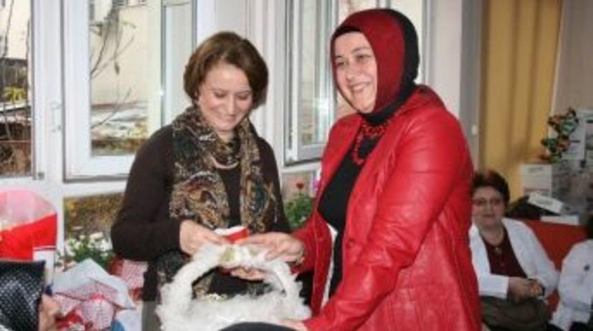 İsmetpaşa Okulu Okul Aile Birliği &Ouml;ğretmenleri Unutmadı