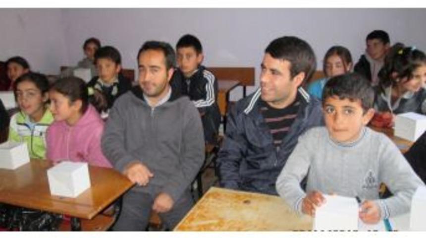 Okuma Salonu &Ouml;ğrencilerine Moral Ziyareti