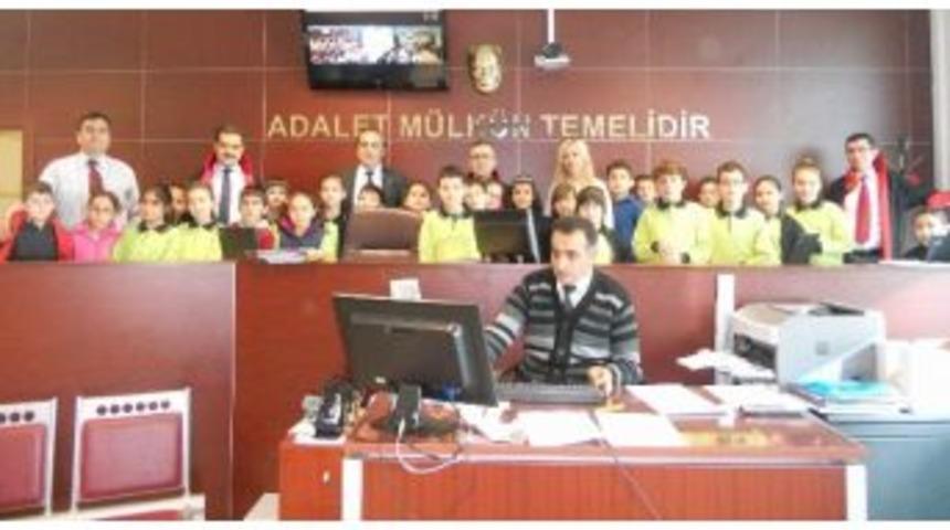 Minikler C&uuml;bbe Giydi