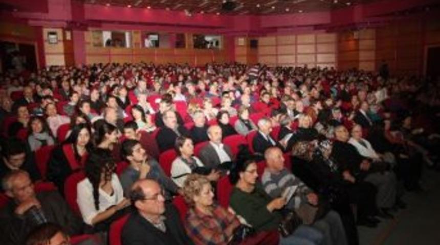 &Ouml;ğretmenler G&uuml;n&uuml;nde Tiyatro Buluşması