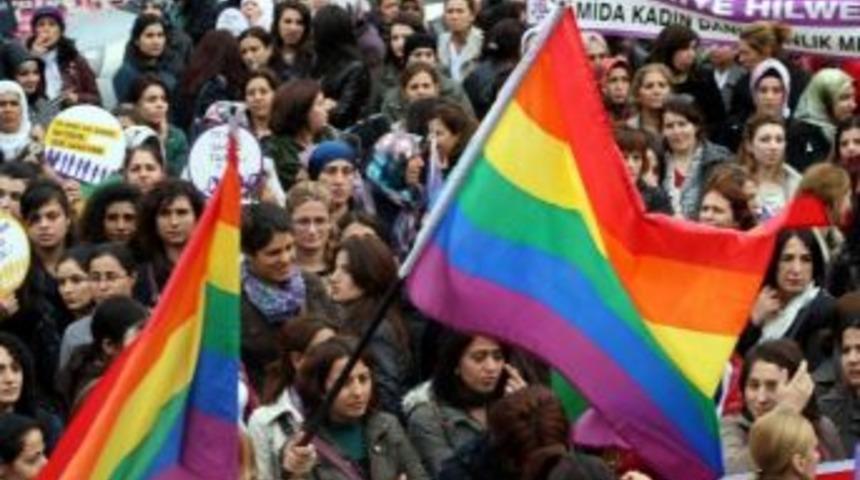 Diyarbakır&rsquo;da 'kadına Y&ouml;nelik Şiddetle M&uuml;cadele G&uuml;n&uuml;' Y&uuml;r&uuml;y&uuml;ş&uuml;