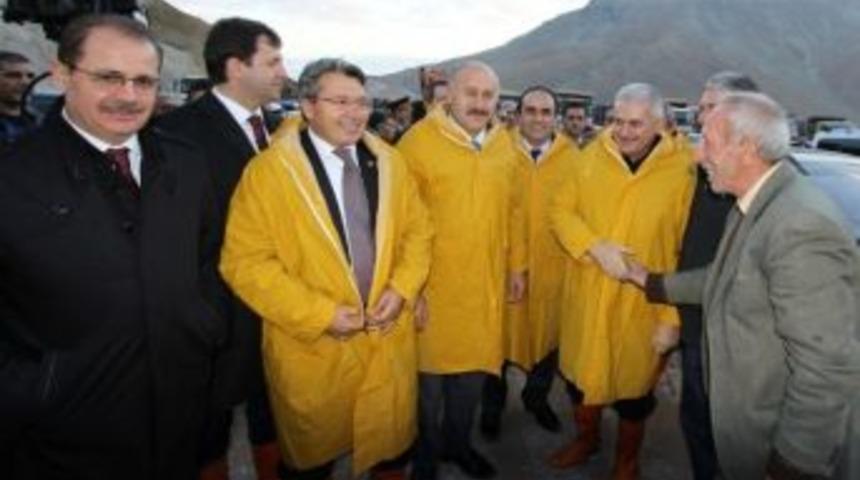 Başbakan Erdoğan: &ldquo;salmankaş T&uuml;neli Şimdiden Hayırlı Olsun&rdquo;