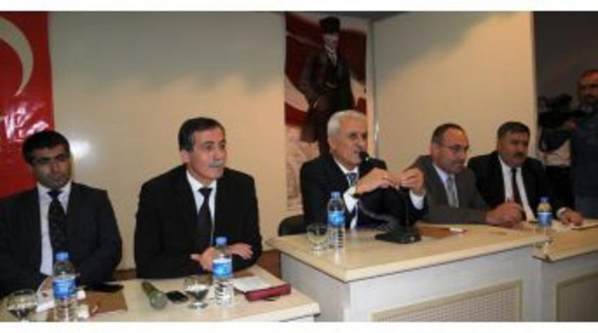 Dershaneciler MEB'in Toplantısını Terk Etti