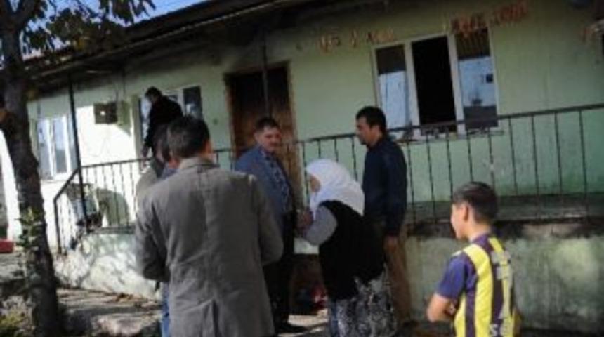 Aydınlı&rsquo;dan Evi Yanan Yaşlı Kadına Moral Ziyareti