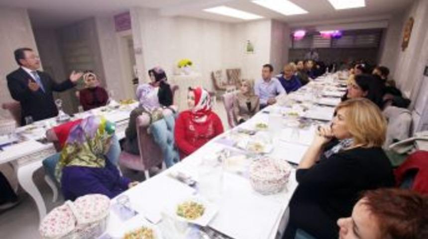 Başkan Öztürk’ten SEYMER Öğretmenlerine Kutlama