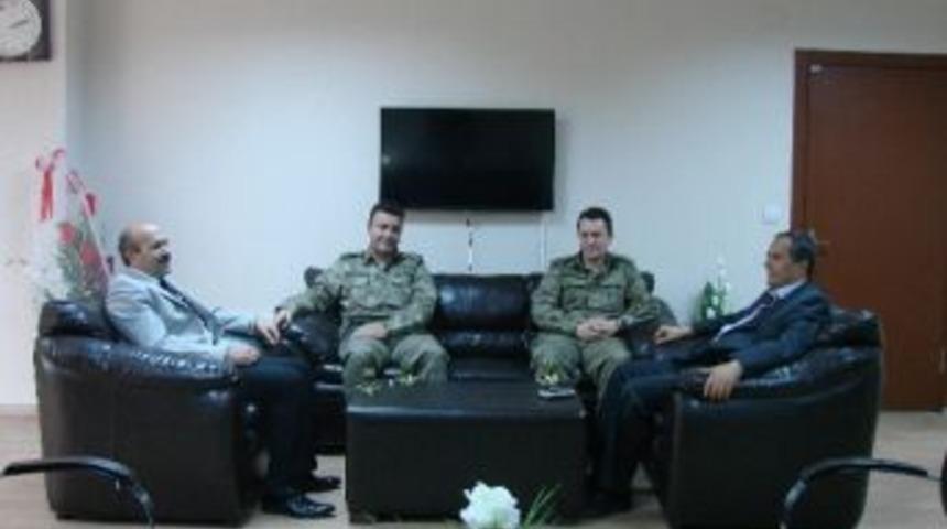 Komutanlardan &Ouml;ğretmenler G&uuml;n&uuml; Ziyareti