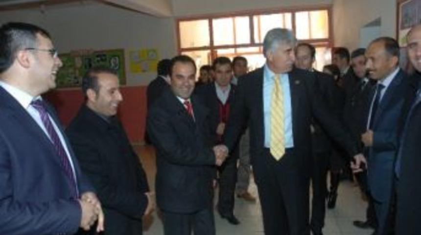 Çatak’ta Öğretmenler Günü Kutlaması