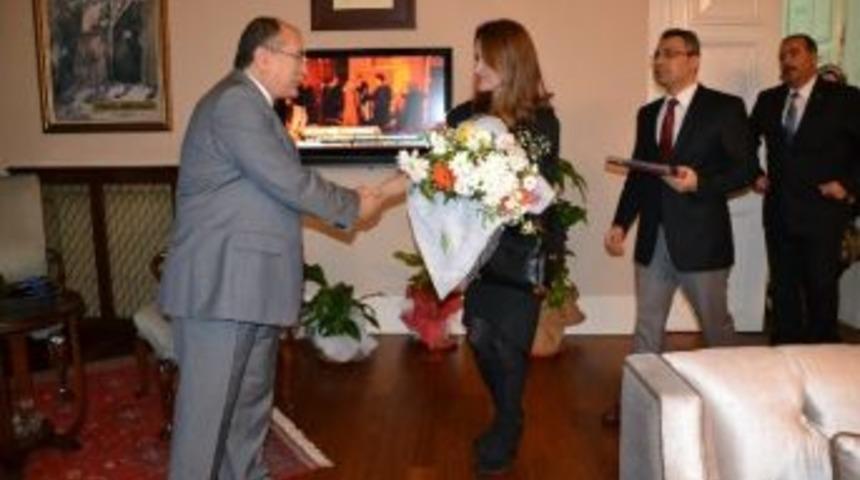 Vali Savaş &Ouml;ğretmenleri Ağırladı