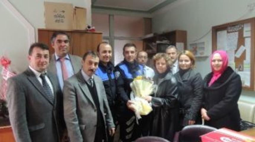 Emniyet Teşkilatı &Ouml;ğretmenleri Unutmadı