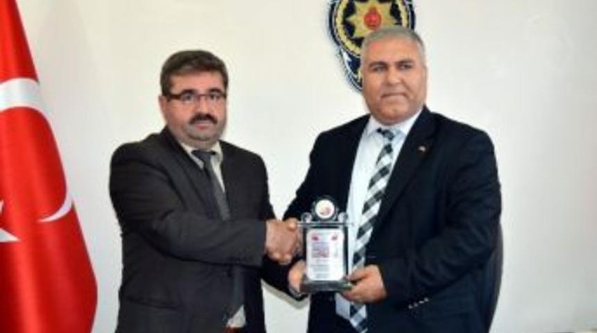 Avan&rsquo;a Kırıkhan İl&ccedil;esinden Plaket Ve Başarı Belgesi