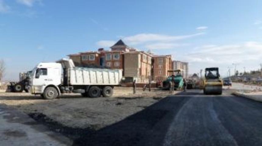 Fen İşleri&rsquo;nden Kavşak Ve Asfalt &Ccedil;alışmaları