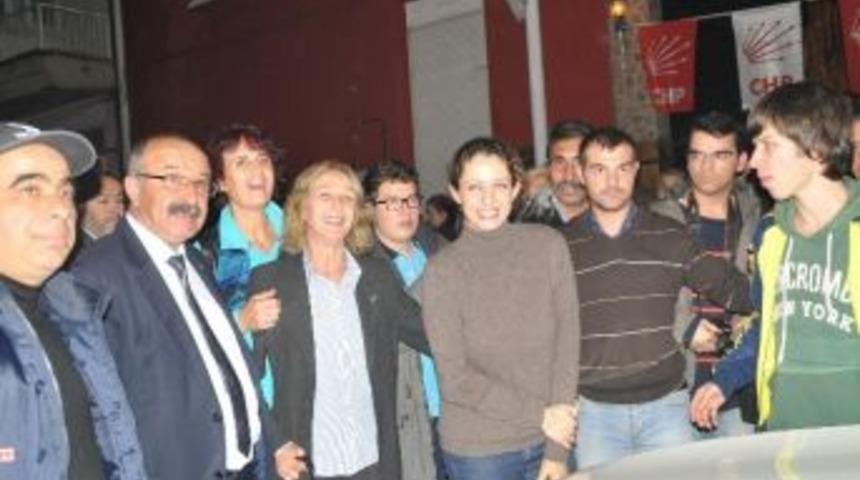 Chp’li Pavey Turgutlu’da Partililerle Buluştu