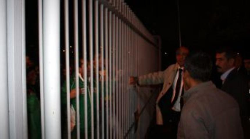 Bursaspor Taraftarlarından Daum'a Ve Yönetime Tepki