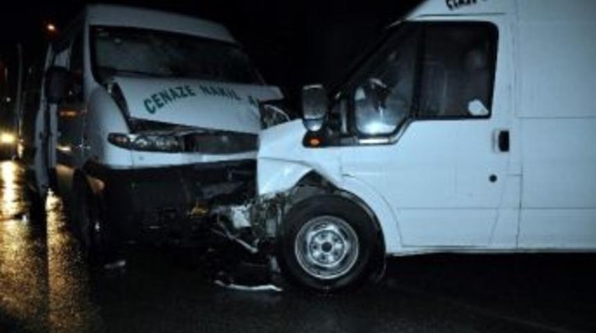 Karab&uuml;k&rsquo;te Trafik Kazası: 7 Yaralı