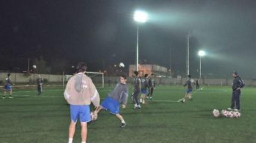 Esat Erg&uuml;ler Ve Serkan Balcı Spor Tesisleri Işıklandırıldı