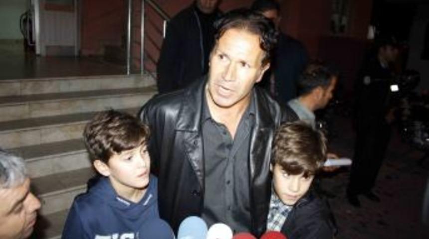 Alman Annenin Ka&ccedil;ırıldı Dediği Ikiz &Ccedil;ocukları Babalarını Se&ccedil;ti