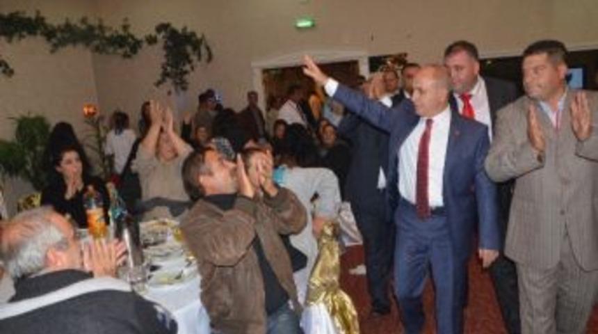 Romanlara &Ccedil;ocuklarınızı Okutun Uyarısı