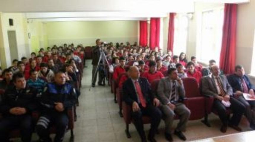 Develi&rsquo;de &Ouml;ğrencilere Uyuşturucunun Zararları Anlatıldı