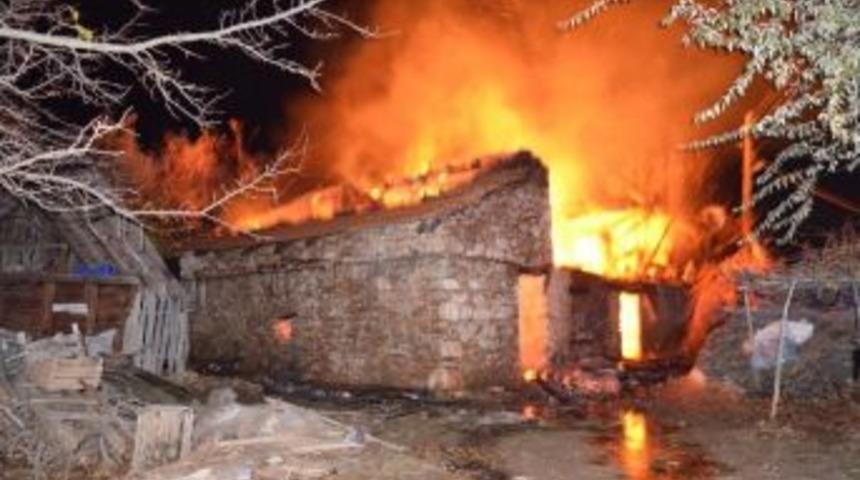 Fethiye'de Yangın Bir Evi K&uuml;l Etti