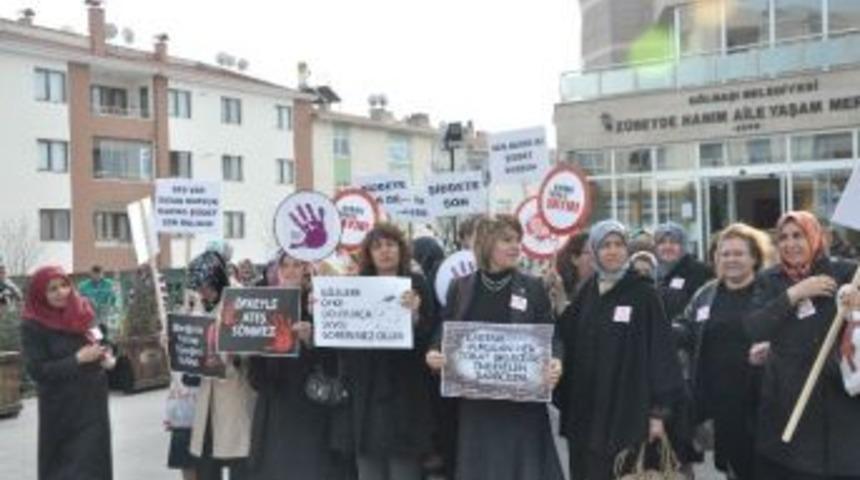 G&ouml;lbaşı&rsquo;nda Kadına Şiddete Tepki Y&uuml;r&uuml;y&uuml;ş&uuml;