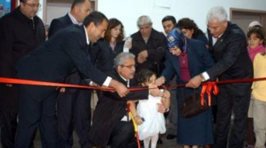 9 Yaşında Sergi A&ccedil;tı