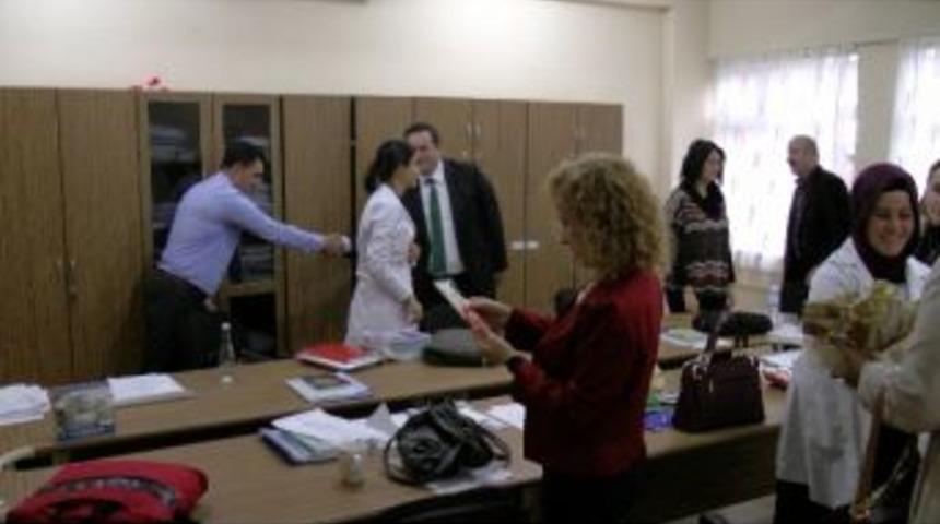 Ak&ccedil;akoca Mhp Belediye Başkan Adayı Okan Yanmaz, &Ouml;ğretmenleri Eşi İle Birlikte Ziyaret Etti