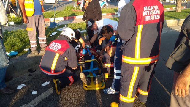Malatya'da 2 minibüs çarpıştı: 12 yaralı