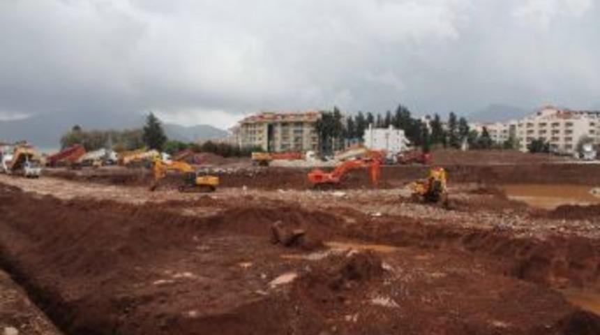 L&uuml;ks Otel İnşaatına M&uuml;h&uuml;r Vuruldu