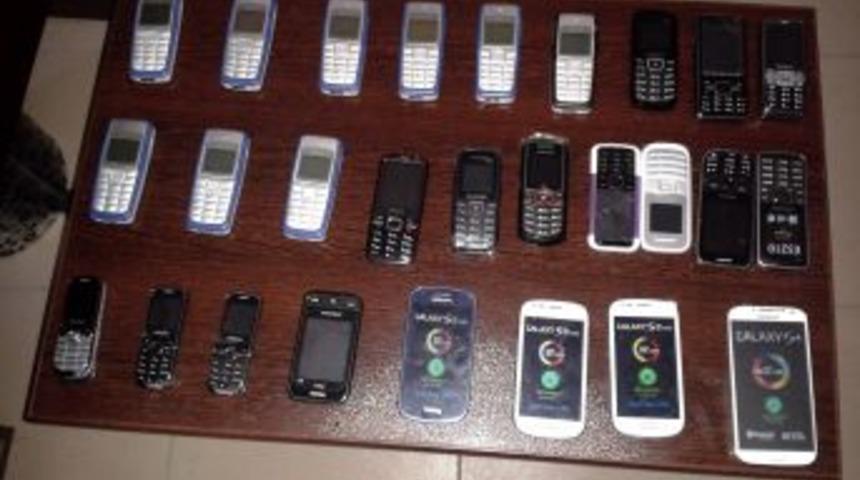 Kadirli'de Ka&ccedil;ak Telefon Operasyonu