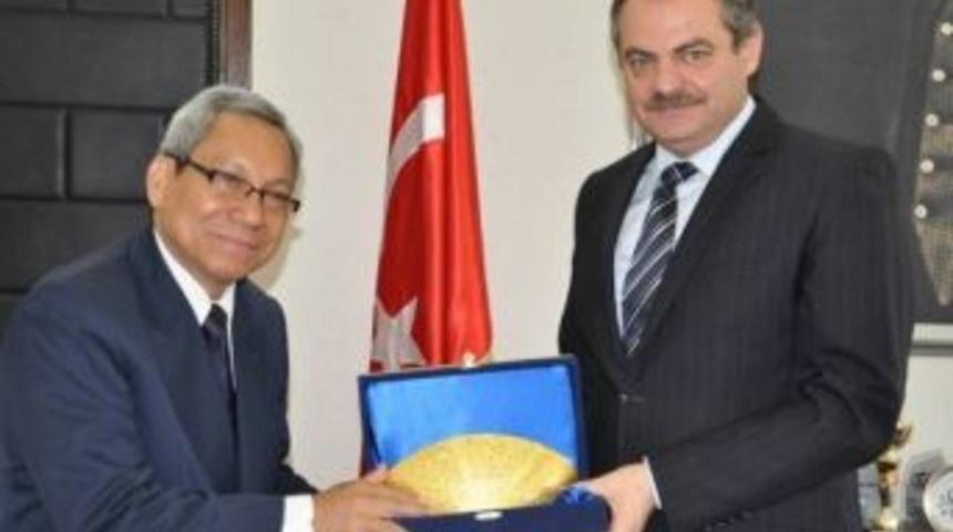 Endonezya Başkonsolosu Tekirdağ Belediyesini Ziyaret Etti