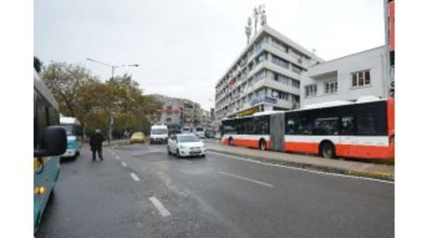 İzmir B&uuml;y&uuml;kşehir Yaptı, Şirinyer Rahatladı
