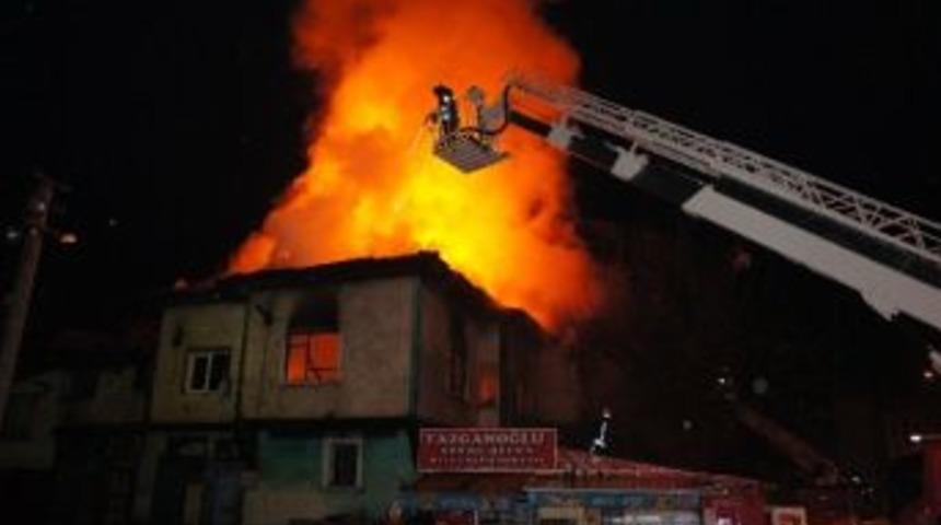 Kastamonu&rsquo;da Geceyi Alevler Aydınlattı