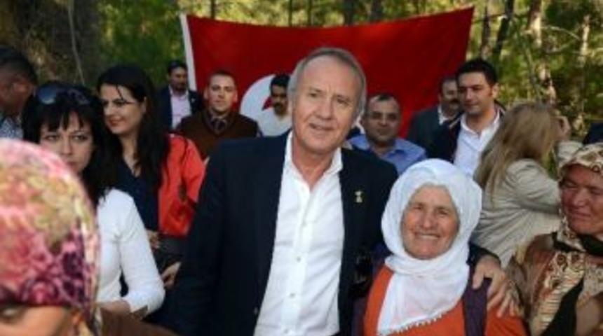 Başkan Evcilmen Ahmetler K&ouml;y&uuml;&rsquo;nde