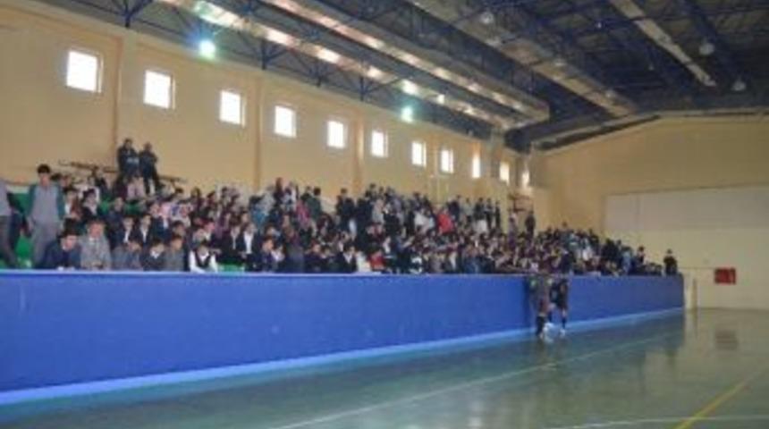 Okul Sporlarında Heyecan Başladı