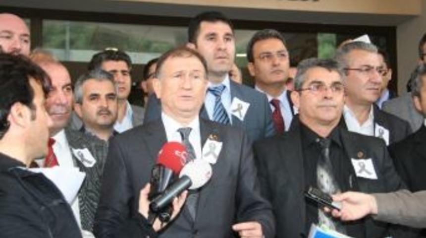 İzmir&rsquo;deki Dershane &Ccedil;alıştayı&rsquo;nda Protesto