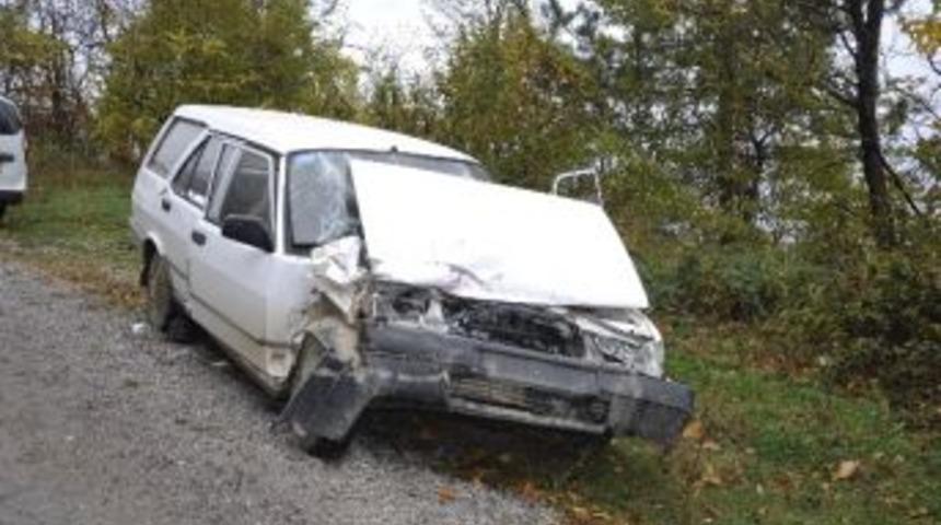 İnebolu'da Trafik Kazası: 1 &Ouml;l&uuml;, 2 Yaralı