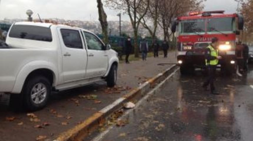 Kaygan Zemin Kazaya Sebep Oldu