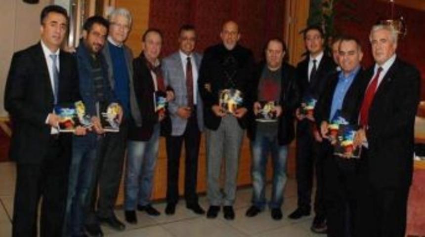 Iuc Başkanı Azizoğlu&rsquo;na Hollanda T&uuml;rk Basınından Ziyaret