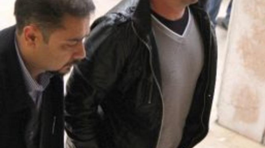 &Ccedil;alıntı 4 Aracın Par&ccedil;asıyla 2 Ara&ccedil; Yaptılar