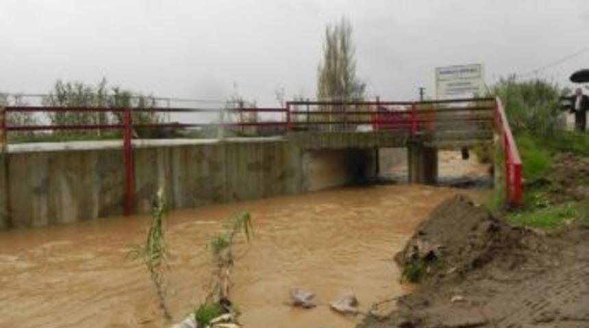 Başkan Keskin Bah&ccedil;e Yollarını Yerinde İnceledi
