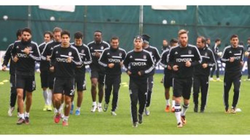 Beşiktaş, Fenerbah&ccedil;e Ma&ccedil;ı Hazırlıklarına Başladı