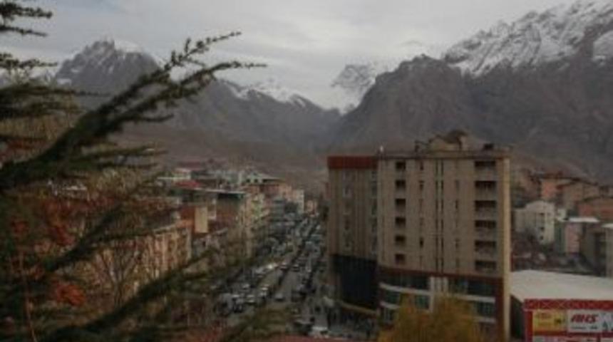 S&uuml;mb&uuml;l Dağı Zirvesinde Kar G&uuml;zelliği