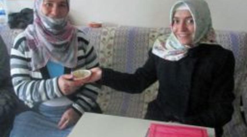 ERKÜSAD, Dağ Mahallesi'nde 500 Aileye Aşure Dağıttı