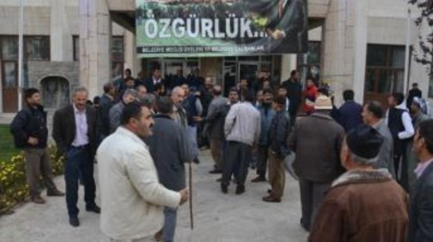 Batmanlı Hayvan Satıcıları Belediyeyi Protesto Etti