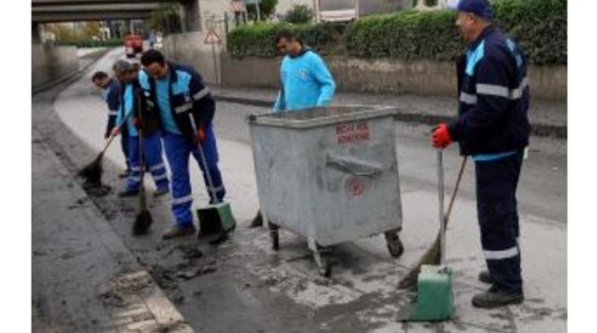 İzmir Sel Sularından Arınıyor