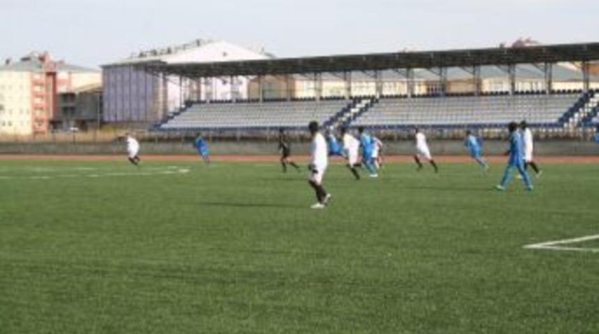 Kars&rsquo;ta &Uuml;niversiteler 2. Lig Futbol M&uuml;sabakaları Başladı