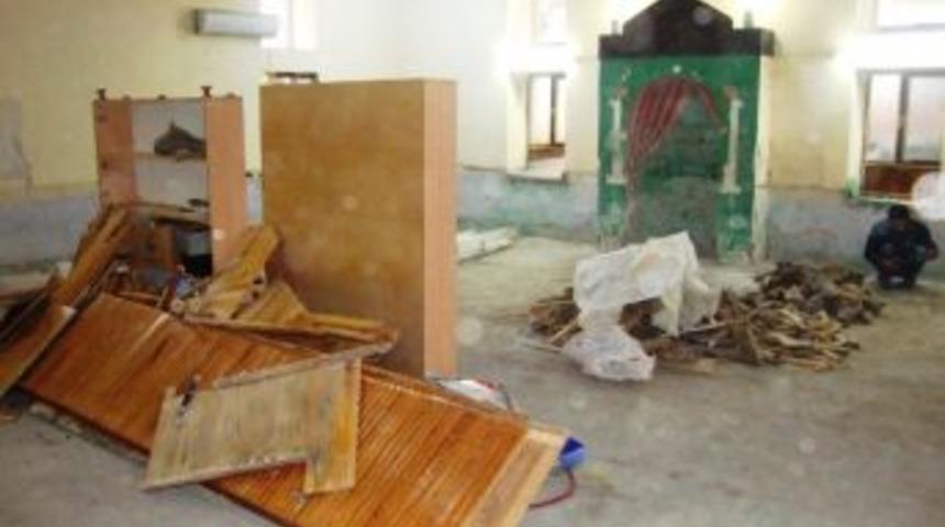 &Ccedil;akır Ağa Camii Restorasyonu Başladı