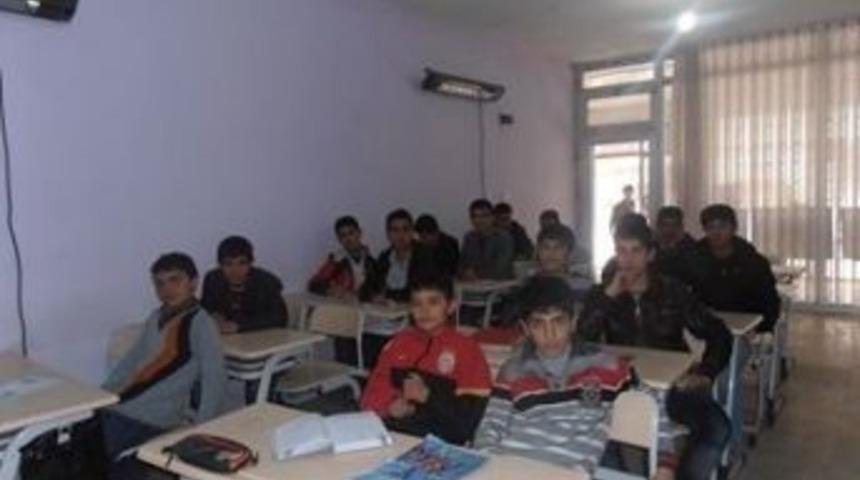 Hizan&rsquo;da Okuma Salonu &Ouml;ğrencileri Geleceğe Hazırlıyor