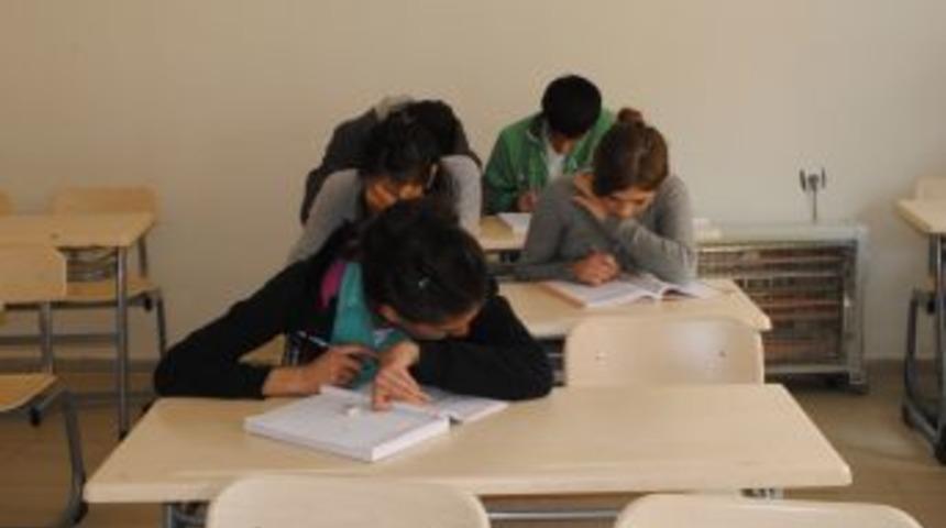 Sınırın Sıfır Noktasında Dershanelerin Kapatılmasına Tepki G&ouml;sterdiler