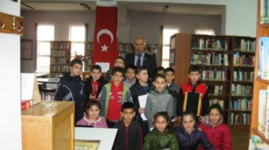Bafra Barbaros İlkokulu &Ouml;ğrencilerinin K&uuml;t&uuml;phane Gezisi